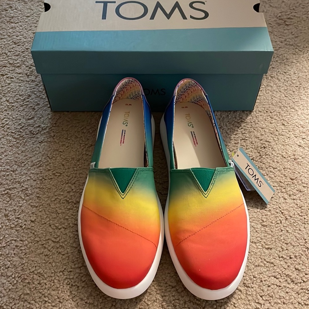 Rainbow Print Toms